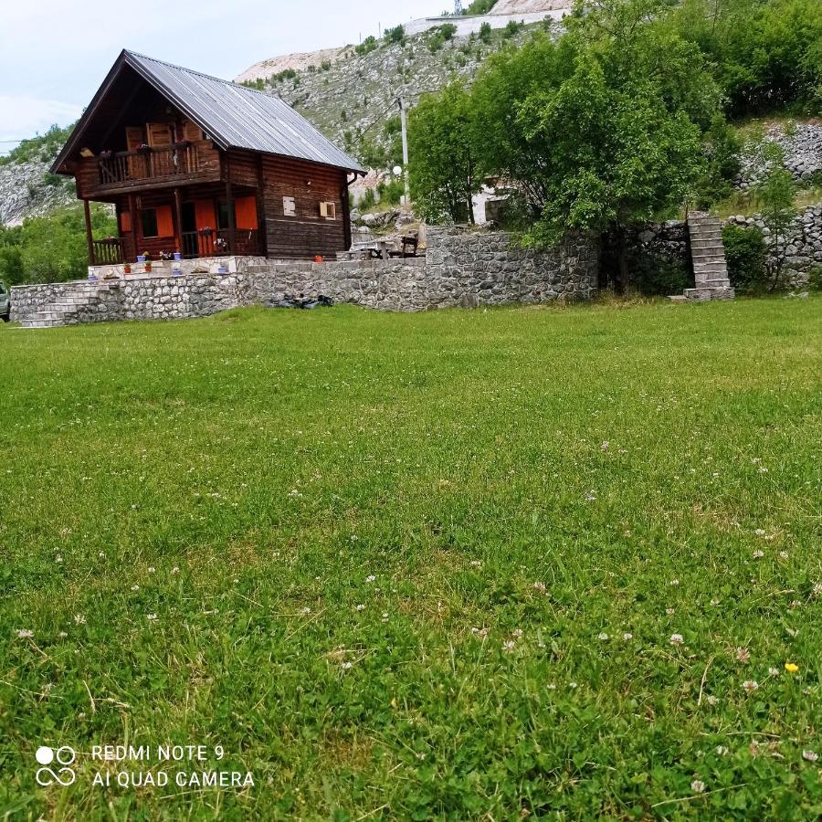 Vikendica Njegusi Villa Cetinje Bagian luar foto